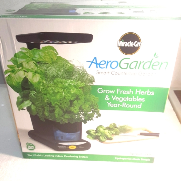 AeroGarden - Picture 1 of 5